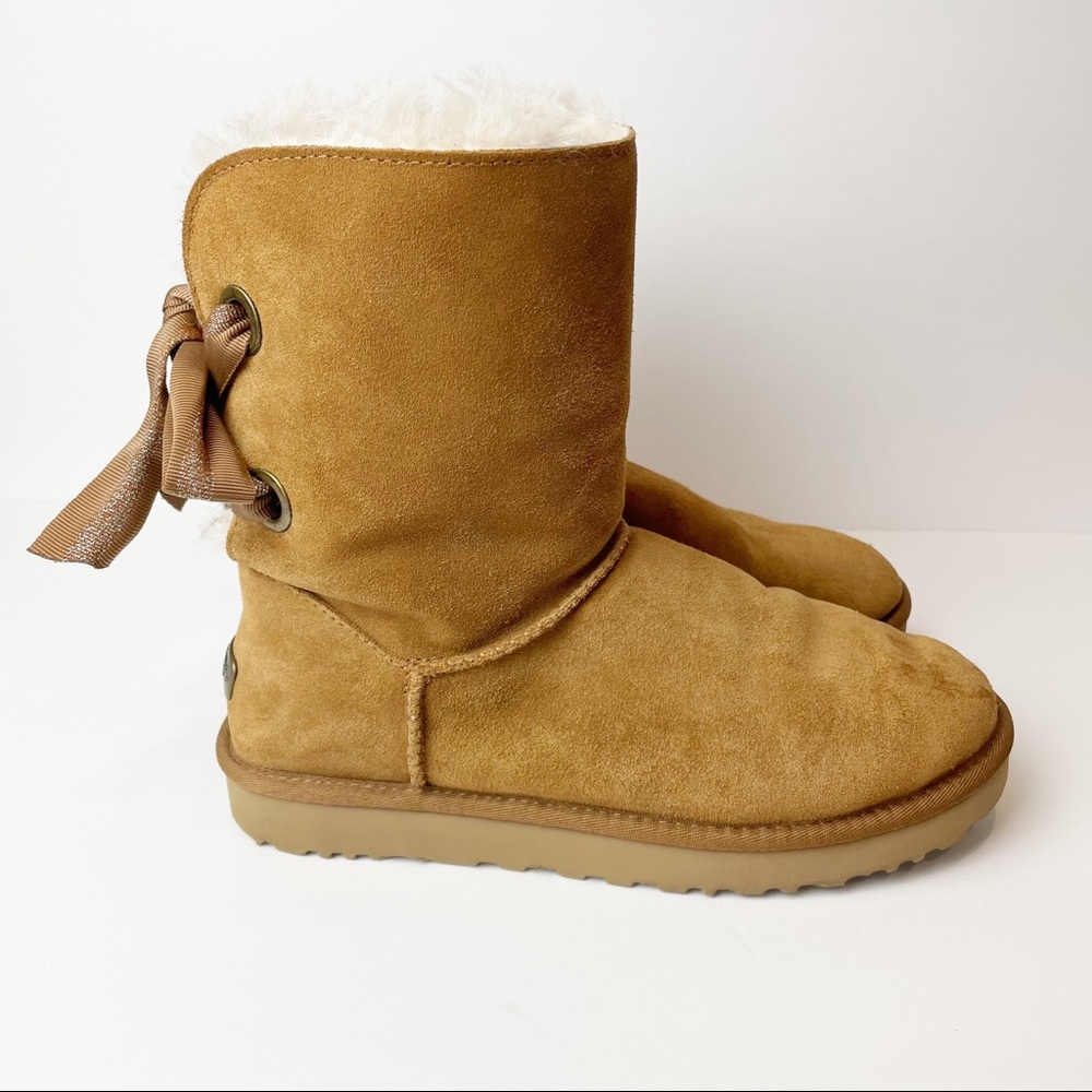 UGG Short Tan Bow Back Fur Winter Boots